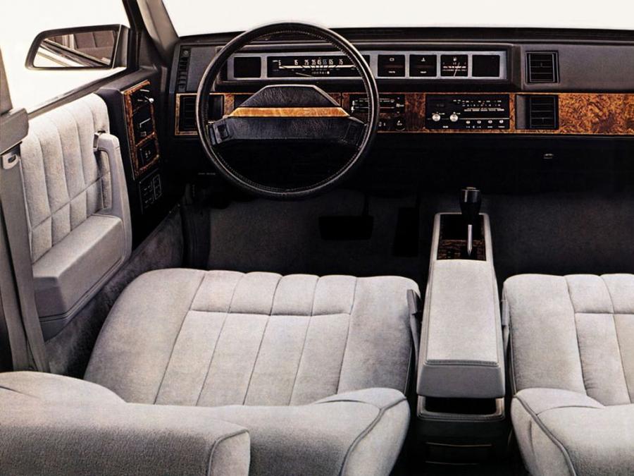 Торпедо Chevrolet Celebrity Sedan (W19) 1982 года  (фото 13 из 13)